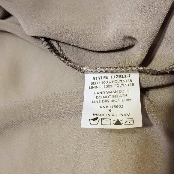 LUSH Ruffle Victorian Shake Top - Picture 12 of 14